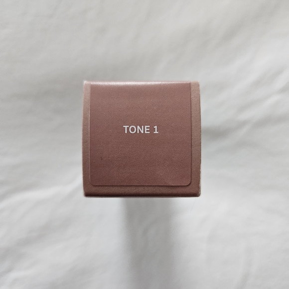 Ilia C Beyond Triple Serum Broad Spectrum SPF 40 Sunscreen Tone 1 - Picture 3 of 9